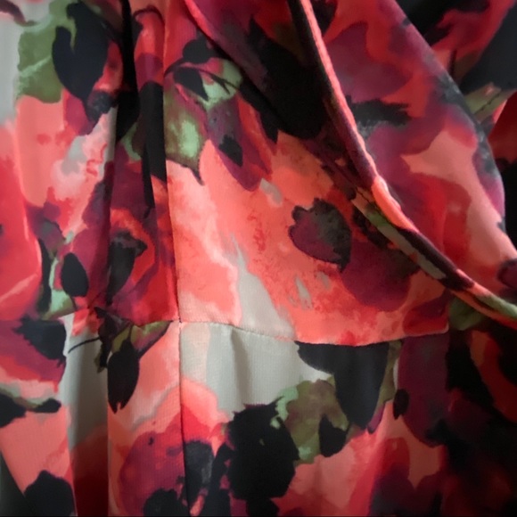 Elle Chiffon Flutter Sleeve Dress - Picture 7 of 10